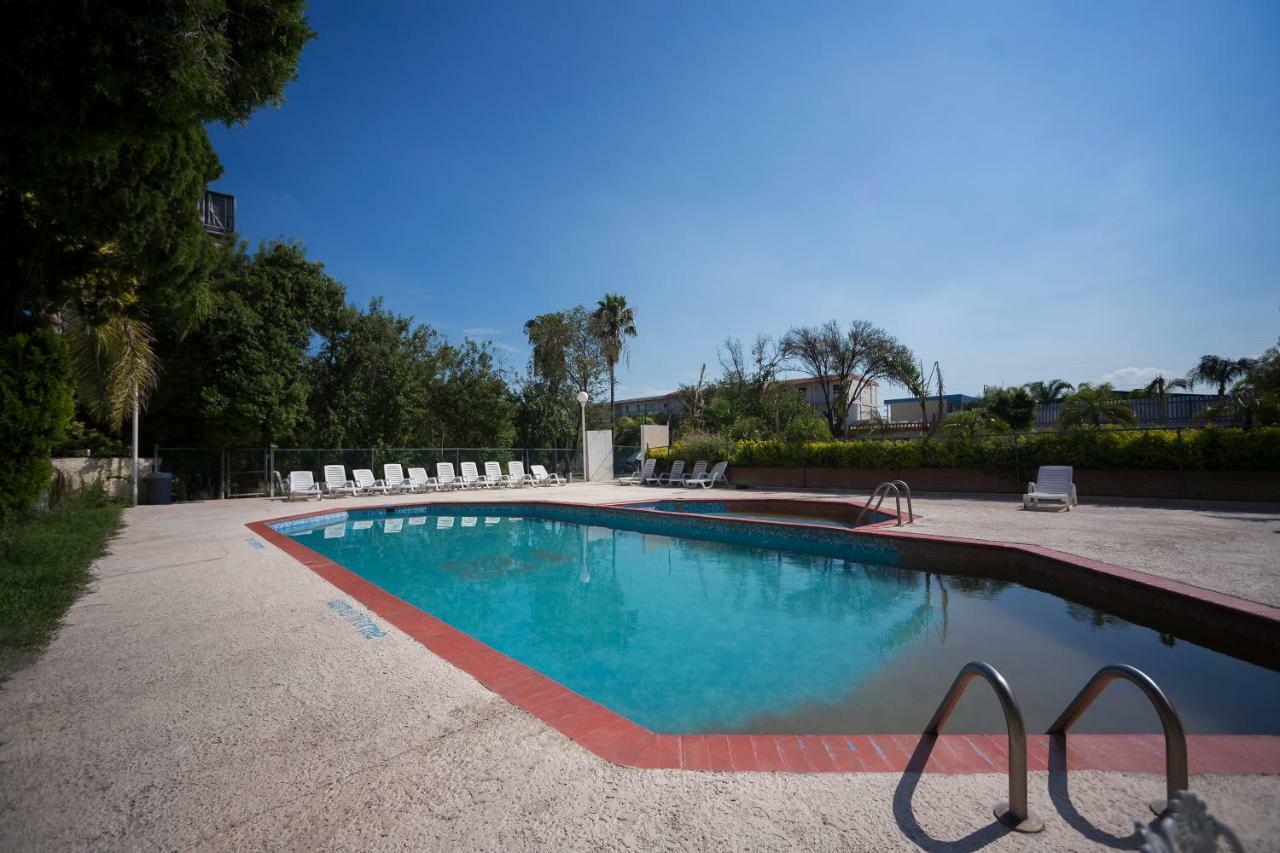 Capital O 88 Inn San Nicolas de los Garza Екстер'єр фото